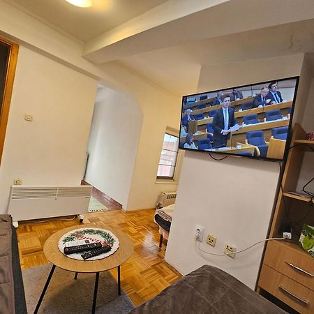 Apartman Ellye Lukavica Dış mekan fotoğraf