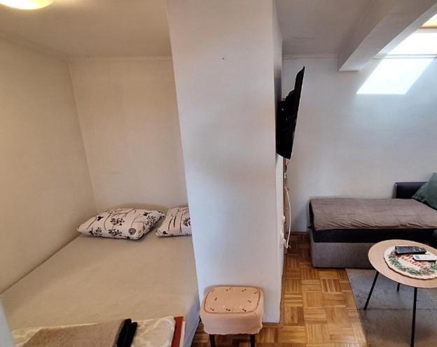 Apartman Ellye Lukavica Dış mekan fotoğraf