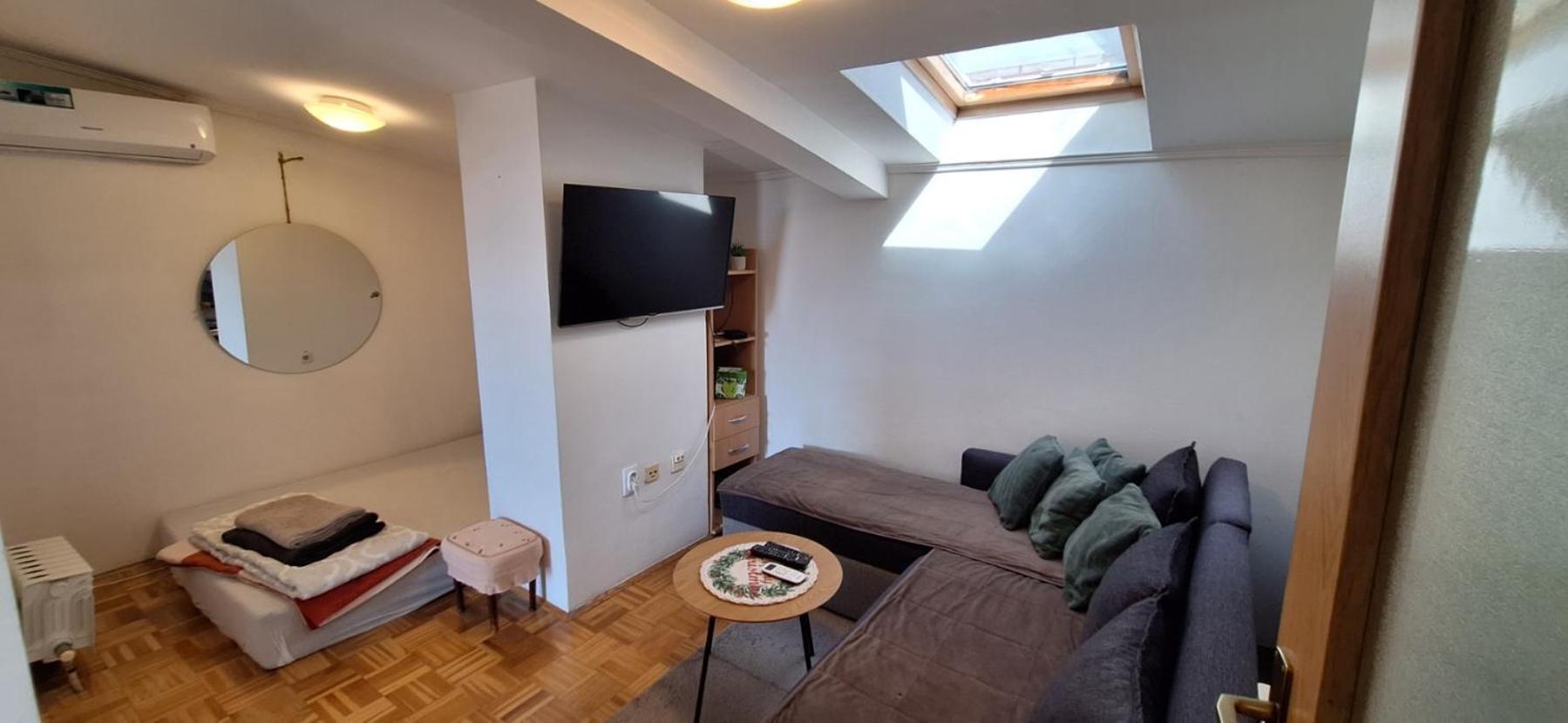 Apartman Ellye Lukavica Dış mekan fotoğraf