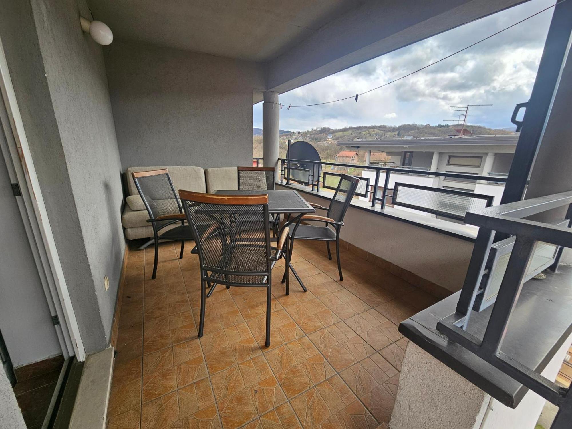 Apartman Ellye Lukavica Dış mekan fotoğraf